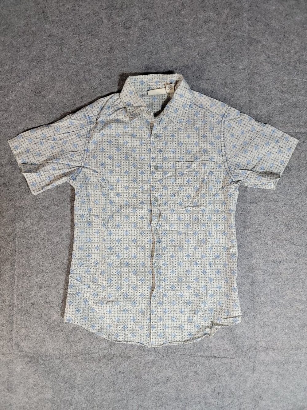 Y2K style late 2000s DKNY Jeans Short Sleeve Button Down Patterned Shirt Mens S
